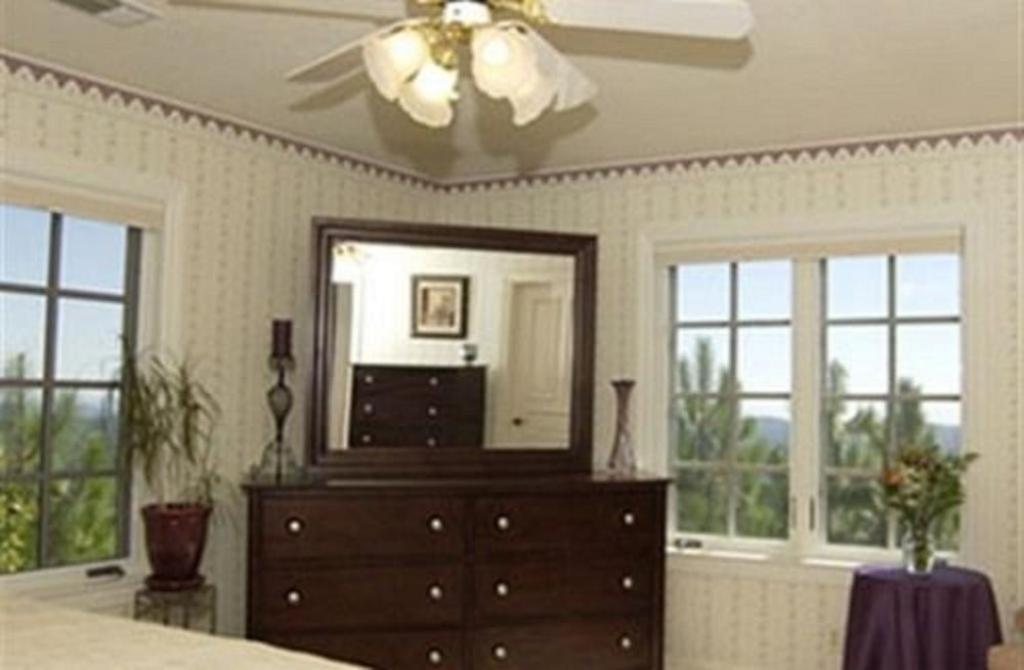 Sierra Sun Cloud Inn - Colfax (Adults Only) Экстерьер фото